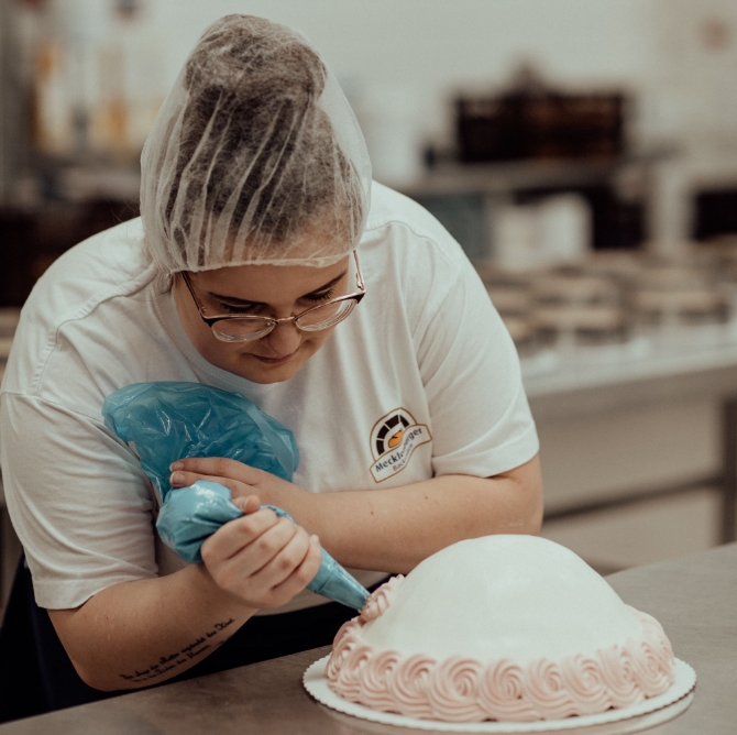 Mecklenburger Backstuben - Torte dekorieren